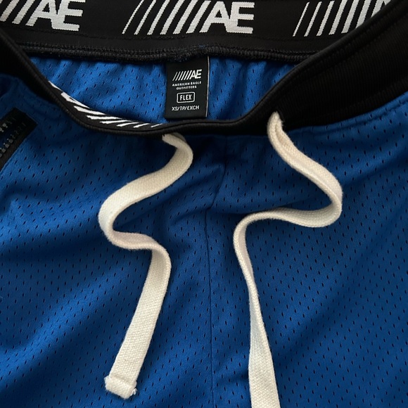 Like new , American Eagle mesh shorts - Picture 3 of 8